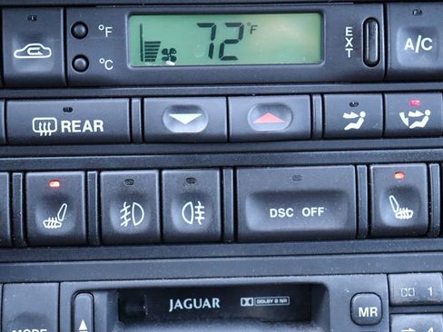 Used 2004 Jaguar XK8 Convertible image 29