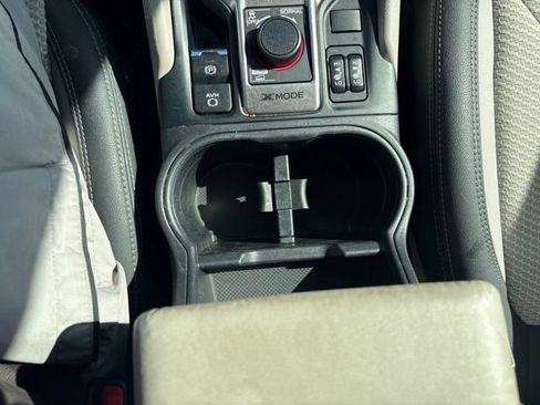 Used 2020 Subaru Forester Premium AWD/4WD image 21