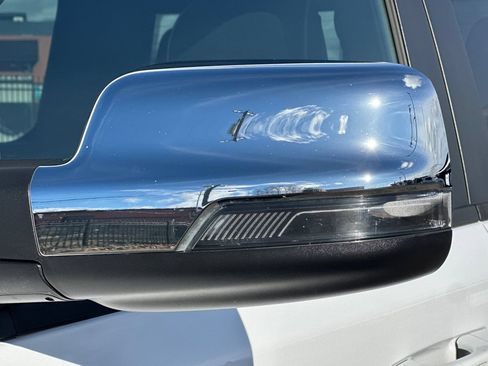 Used 2025 RAM 1500 Laramie AWD/4WD image 53