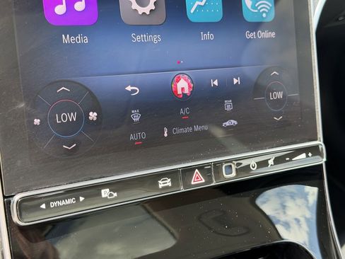 Used 2025 Mercedes-Benz C 300 Sedan image 19
