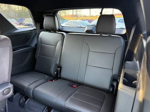Used 2023 Chevrolet Traverse Premier w/ Redline Edition image 26