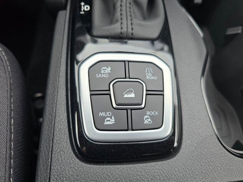 New 2026 Nissan Frontier SV w/ SV Convenience Package image 32