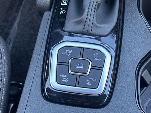 New 2026 Nissan Frontier SV w/ SV Convenience Package image 18