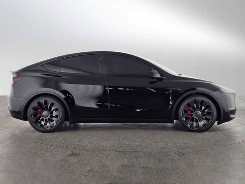 Used 2022 Tesla Model Y Performance AWD/4WD image 2