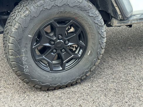 Used 2023 Jeep Wrangler Unlimited Rubicon 4xe image 5