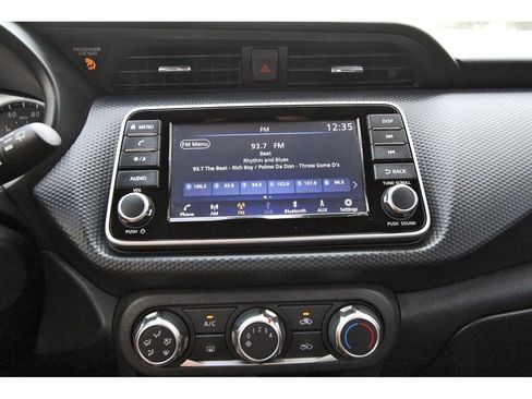 Certified 2025 Nissan Kicks Play S FWD image 22