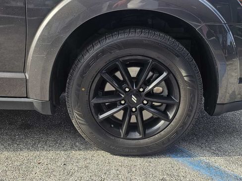 Used 2019 Dodge Journey SE w/ Blacktop Package FWD image 9