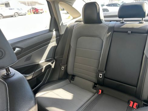 Used 2025 Volkswagen Jetta SE image 38