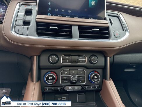 Used 2024 Chevrolet Suburban High Country w/ Advanced Technology Package image 28