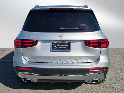 New 2026 Mercedes-Benz GLB 250 image 4