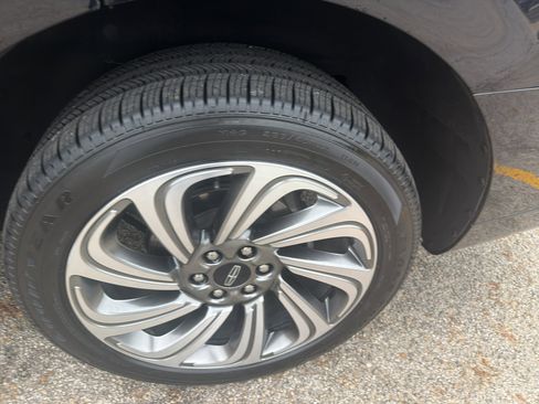 Used 2024 Lincoln Navigator Reserve AWD/4WD image 22