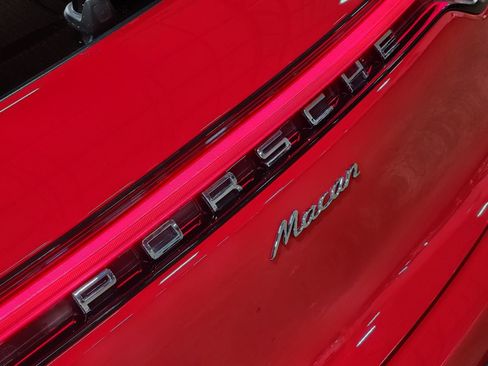 Used 2023 Porsche Macan AWD/4WD image 27