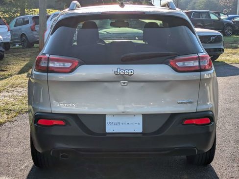 Used 2015 Jeep Cherokee Latitude FWD image 5
