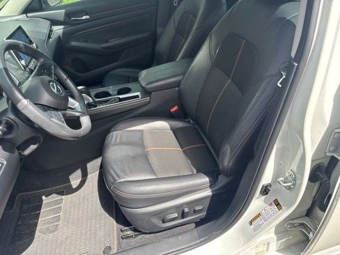 Used 2022 Nissan Altima 2.5 SR w/ Midnight Edition Package FWD image 13
