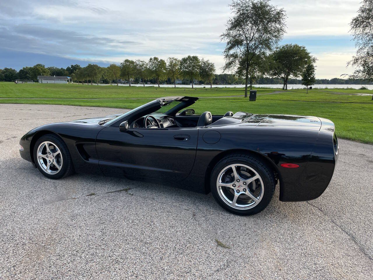 Used 2003 Chevrolet Corvette Convertible w/ Preferred Equipment Group1 RWD image 86