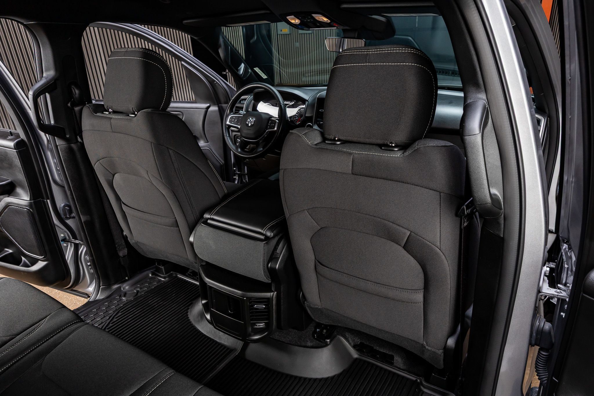 Used 2025 RAM 1500 Warlock AWD/4WD image 33