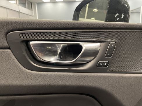 Used 2025 Volvo XC60 B5 Plus image 15