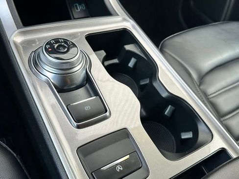 Used 2024 Ford Edge SEL image 17