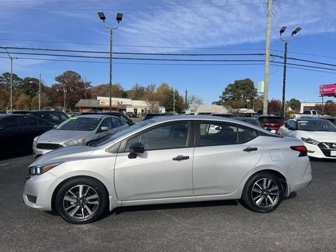 Used 2024 Nissan Versa S w/ S Plus Package image 8