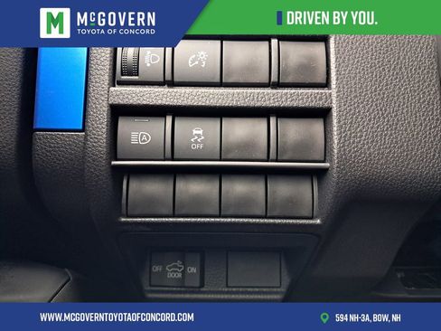Used 2025 Toyota Tacoma TRD Sport AWD/4WD image 33