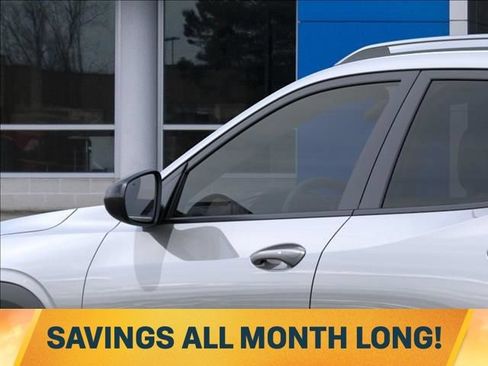 New 2026 Chevrolet Trax ACTIV w/ Sunroof Package FWD image 12