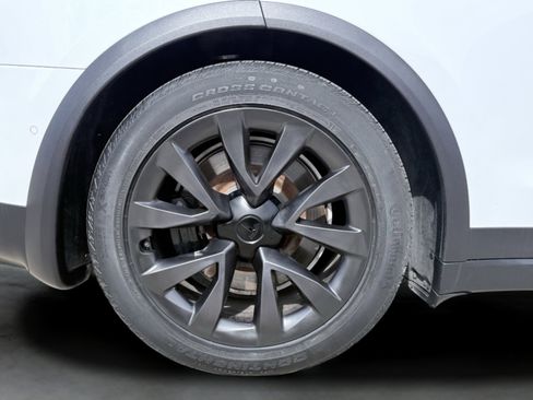 Used 2023 Tesla Model X image 12