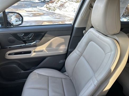 Used 2023 Lincoln Corsair Reserve image 33