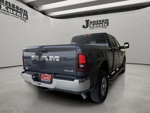 Used 2025 RAM 2500 Big Horn AWD/4WD image 3