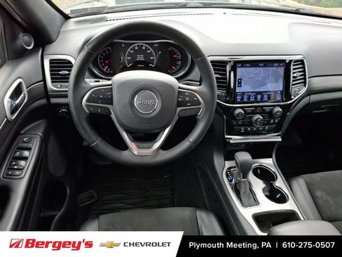 Used 2019 Jeep Grand Cherokee Altitude AWD/4WD image 14