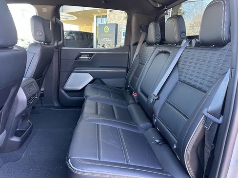 Used 2024 GMC Sierra EV Denali image 7