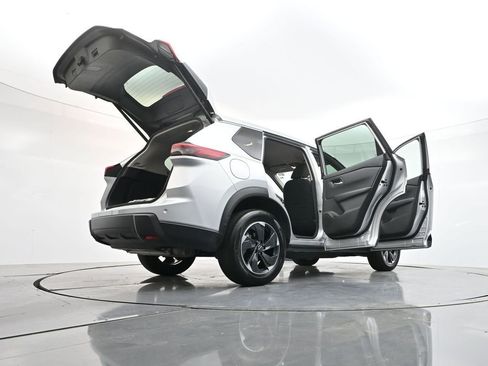 Used 2025 Nissan Rogue SV AWD/4WD image 41