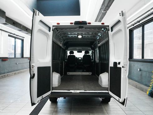 Used 2025 RAM ProMaster 2500 w/ Convenience Group FWD image 29