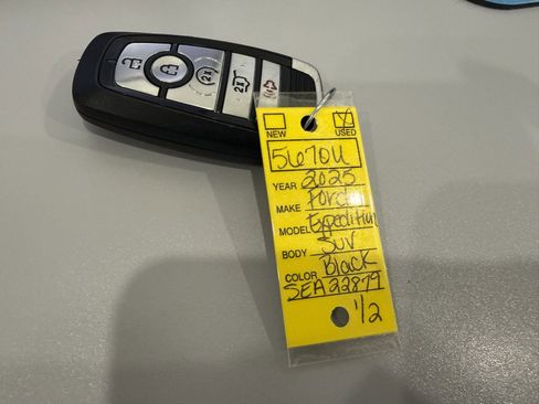 Used 2025 Ford Expedition Active image 37