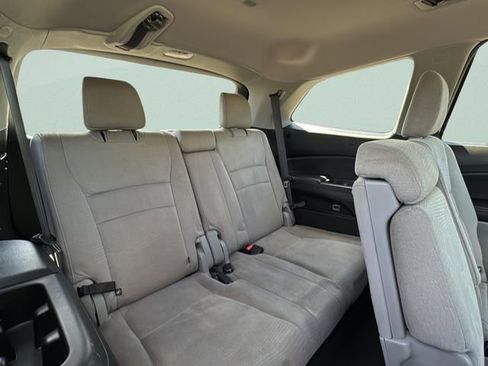 Used 2017 Honda Pilot EX image 19