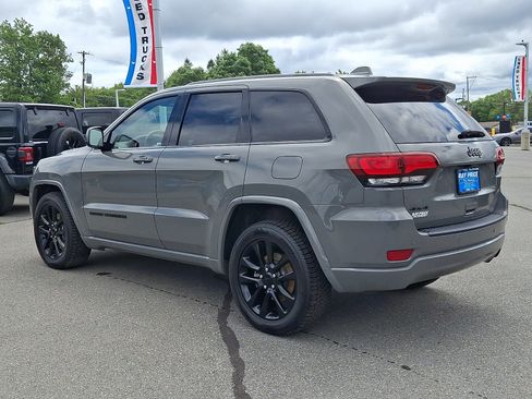 Used 2021 Jeep Grand Cherokee Laredo X AWD/4WD image 4