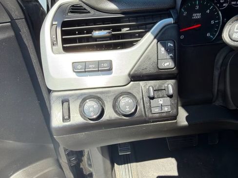 Used 2019 GMC Yukon SLT w/ Graphite Performance Edition AWD/4WD image 19