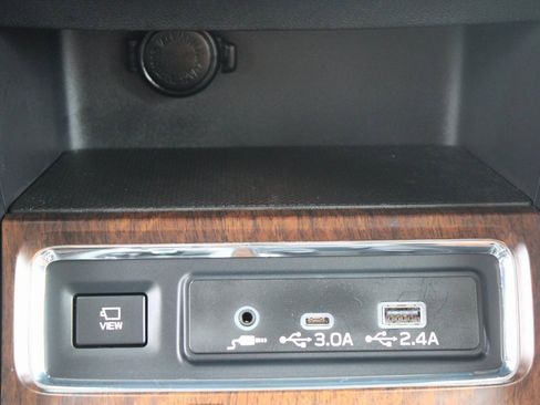 Used 2025 Subaru Ascent Touring image 19