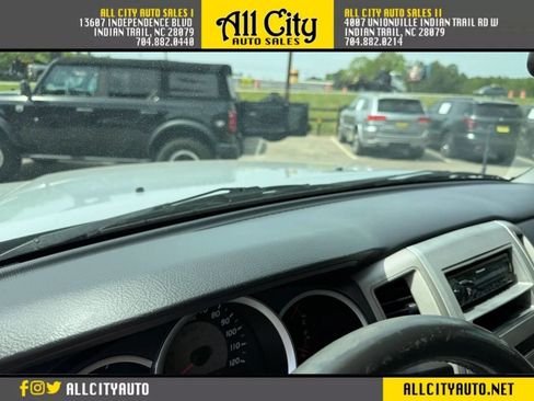 Used 2005 Toyota Tacoma PreRunner RWD image 25