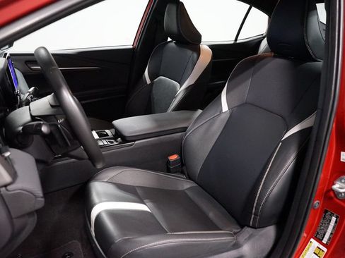 Used 2025 Toyota Camry SE FWD image 28