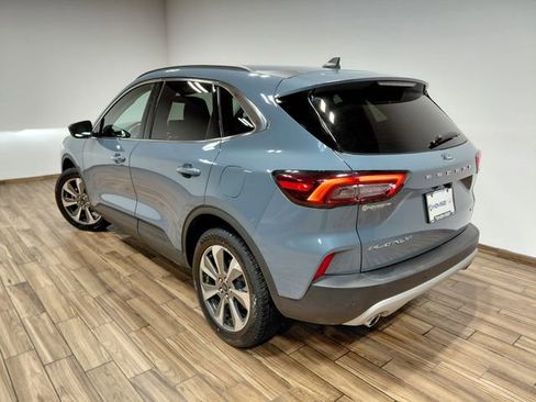 Used 2025 Ford Escape Platinum AWD/4WD image 19