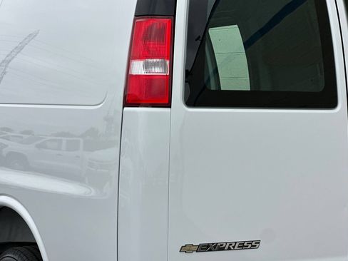 Certified 2025 Chevrolet Express 2500 w/ Driver Convenience Package RWD image 32