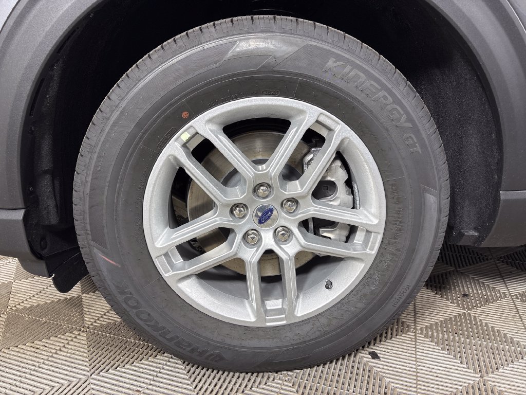 New 2026 Ford Explorer Active RWD image 12