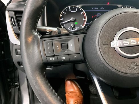 Used 2023 Nissan Rogue SV w/ SV Premium B Package image 23