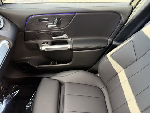 New 2026 Mercedes-Benz GLB 250 4MATIC image 25