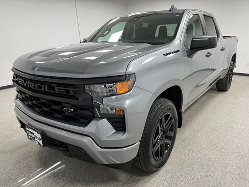 Used 2024 Chevrolet Silverado 1500 Custom w/ Dark Appearance Package AWD/4WD image 4