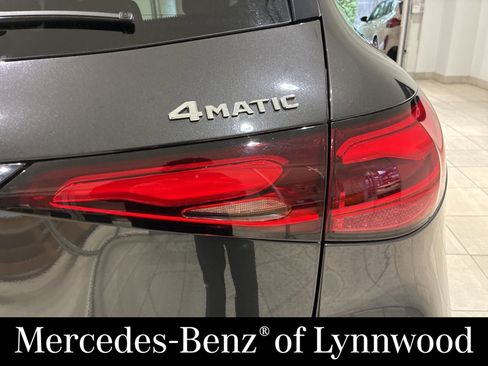 Used 2023 Mercedes-Benz GLC 300 4MATIC image 6