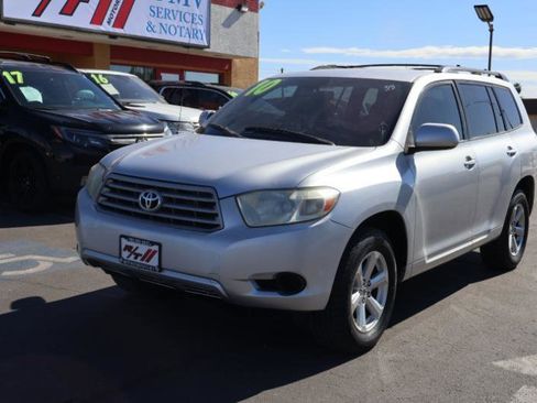 Used 2010 Toyota Highlander 2WD image 3