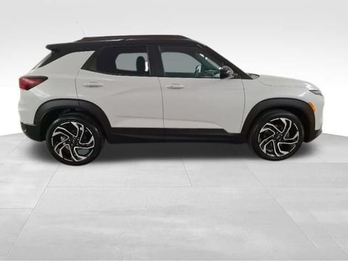 Used 2024 Chevrolet TrailBlazer RS w/ Convenience Package FWD image 8