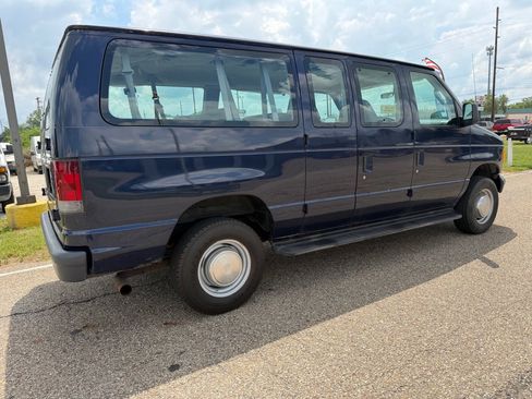 Used 2006 Ford E-350 and Econoline 350 XL RWD image 6