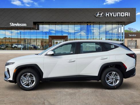 New 2026 Hyundai Tucson SE image 2